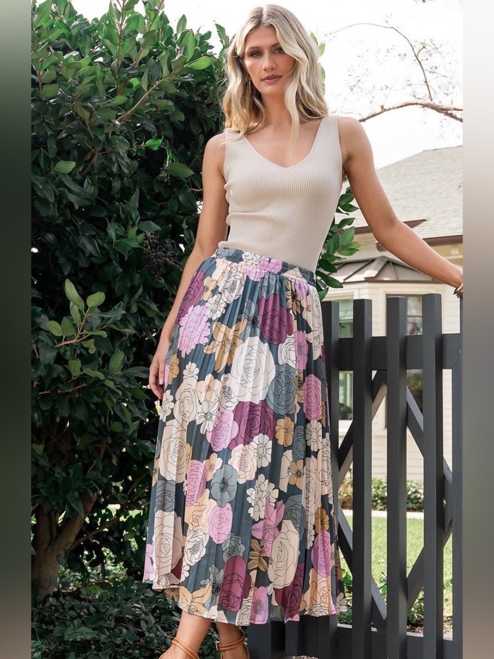 Baltic Born Moody Floral Pleated Midi Skirt Size Large Perfect Conditon✨